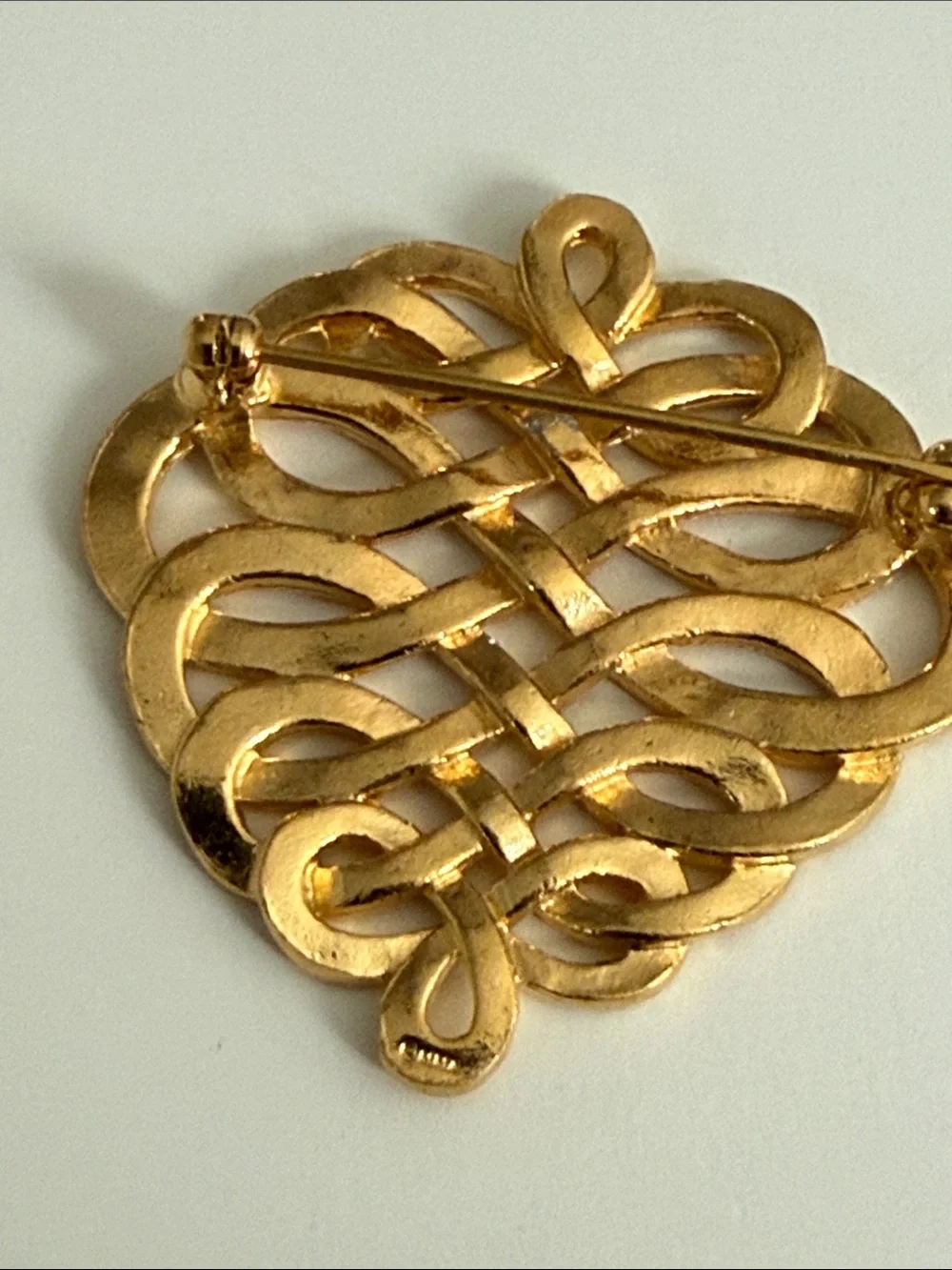 Vintage MMA signed Gold Tone Celtic Knot brooch pin